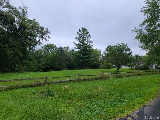 Land for sale in Livonia
