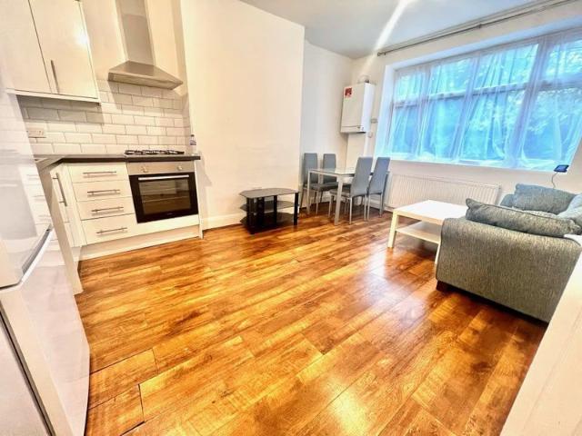 Apartment for rent in Gants Hill, Greater London