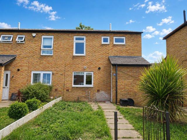 Apartment for rent in Gants Hill, Greater London