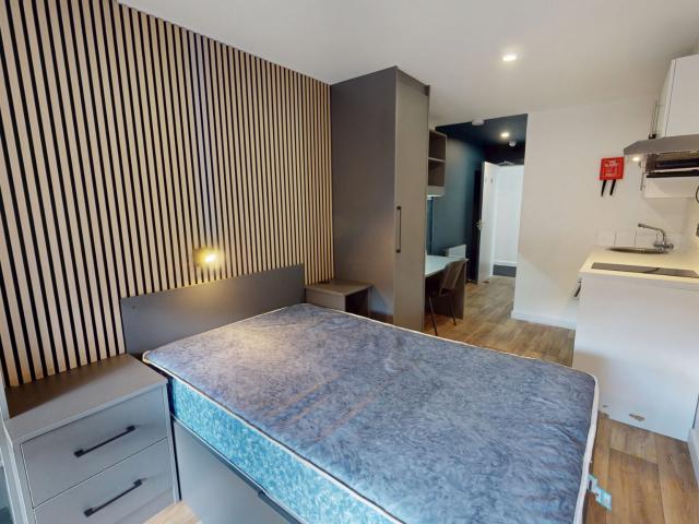 Studio for rent in Stirchley, West Midlands
