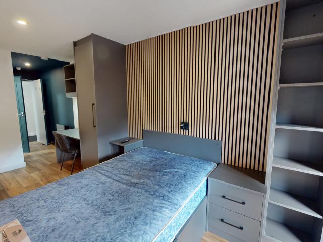 Studio for rent in Stirchley, West Midlands