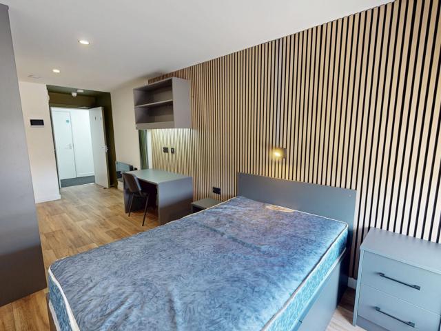 Studio for rent in Stirchley, West Midlands