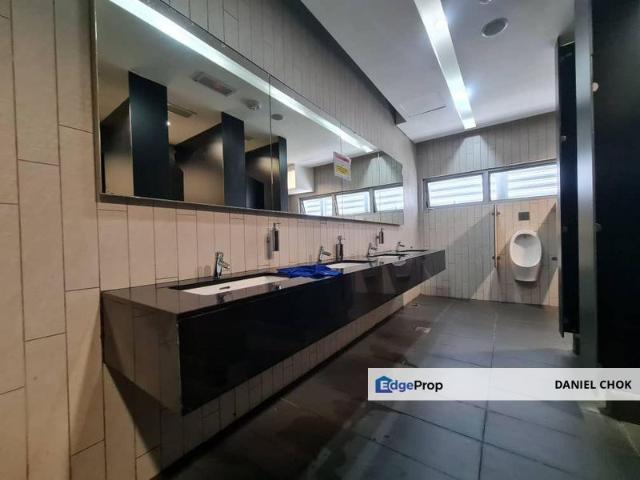 Shop for rent in Petaling Jaya, Petaling