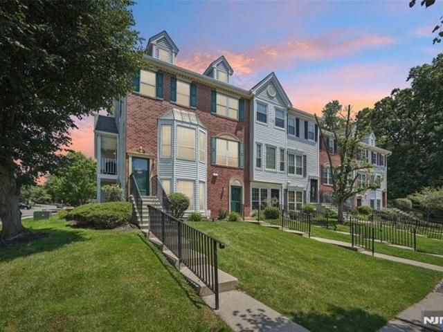 House for sale in Mahwah