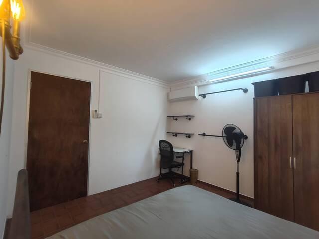 Room for rent in Pasir Ris Drive, Singapore