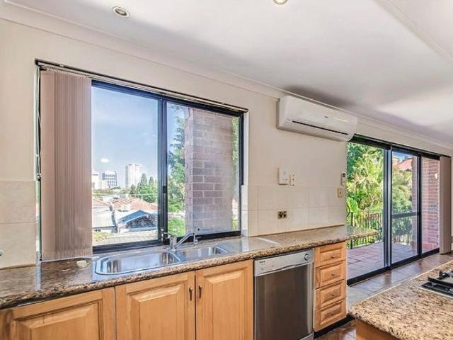 Room for rent in Cockburn, Western Australia