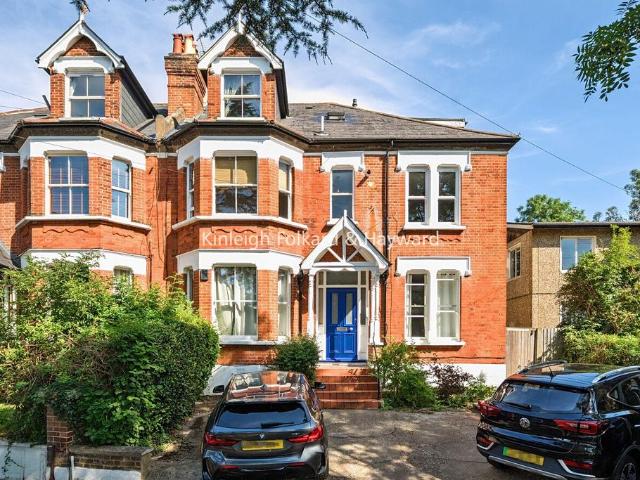 Apartment for rent in Shortlands, Greater London