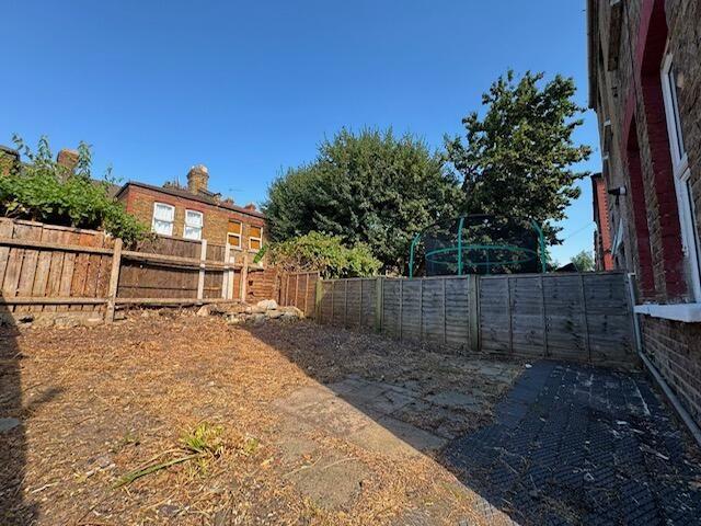 Apartment for rent in Leyton, Greater London