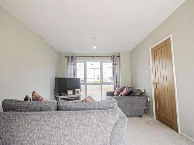 House for rent in Buersil Head, Burnedge
