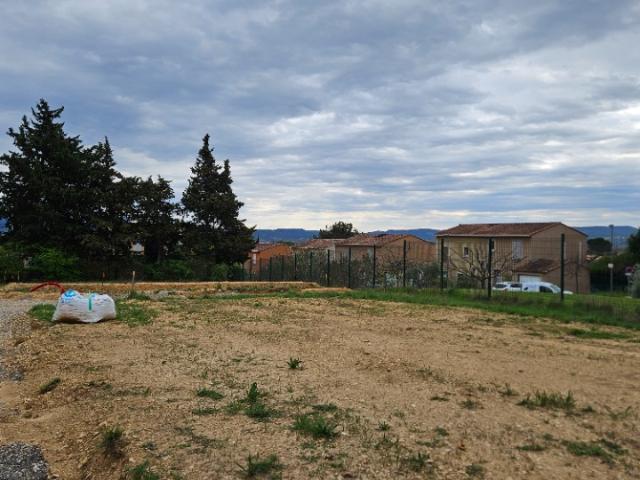 Terrain vente à Apt, Pertuis