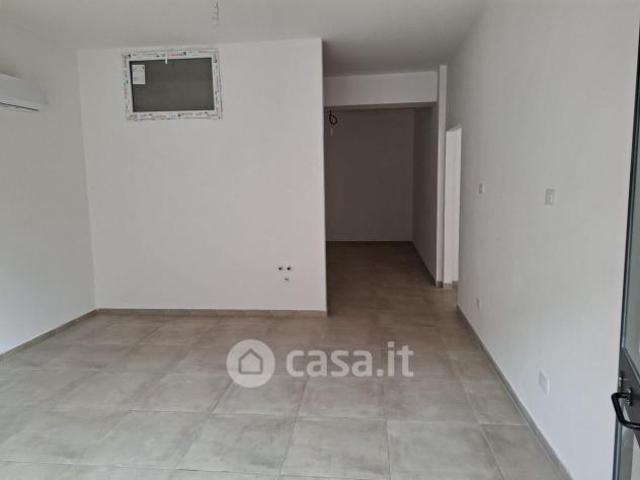 Locale Commerciale in affitto a Cenerente, Umbria