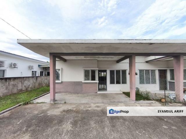 House for sale in Taman Makmur Sentral Jaya, Bera