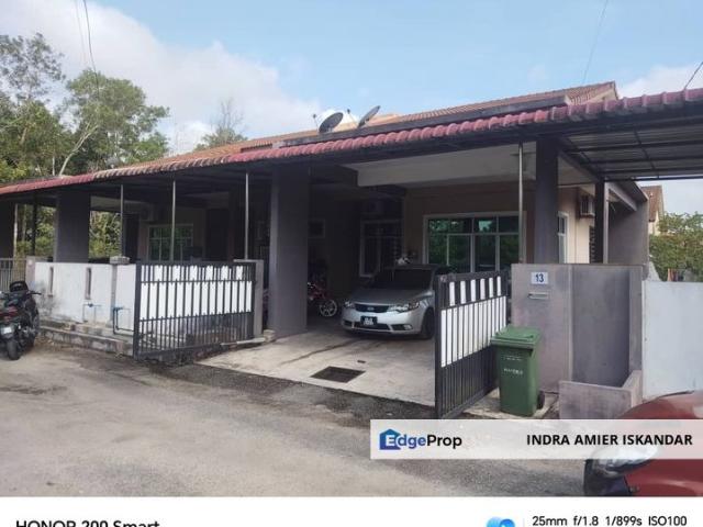 House for sale in Malaka