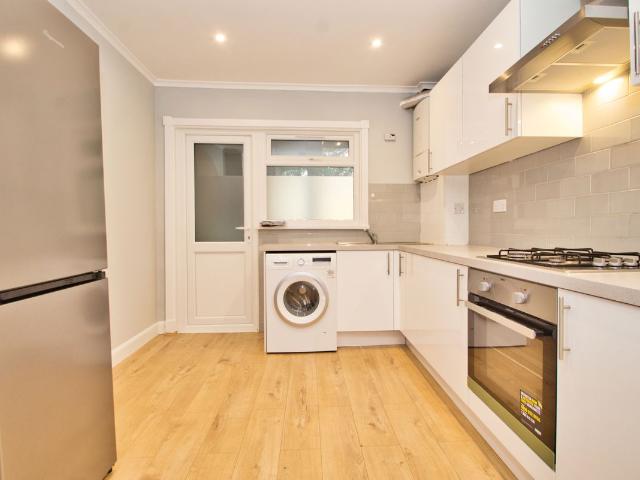 Apartment for rent in Lane, Greater London