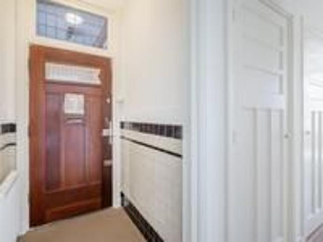 Appartement te huur in Bloemenbuurt, Zuid Holland