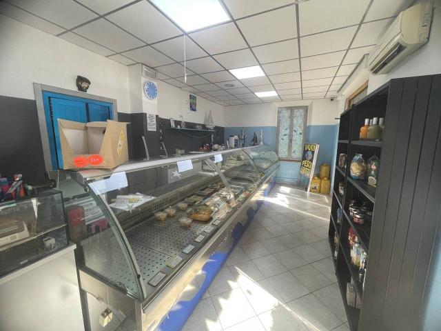 Locale Commerciale in vendita a Marche, Ascoli Piceno