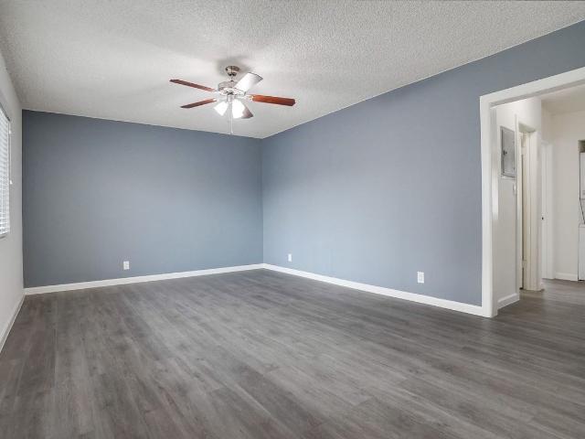 Apartment for rent in Canoga Park, California