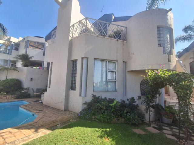 Townhouse for sale in Vosloorus, Gauteng