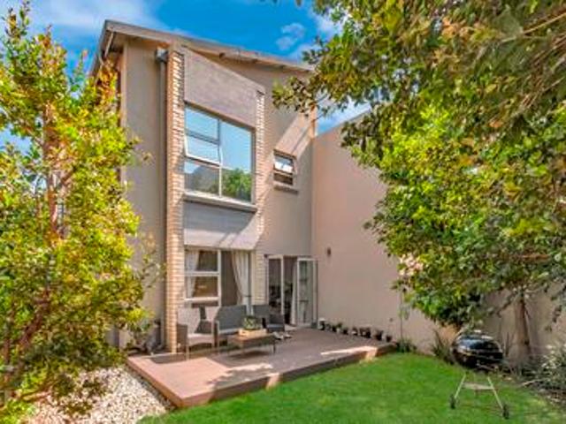 Townhouse for sale in Vosloorus, Gauteng