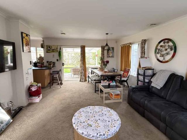 Apartment for rent in Oratia