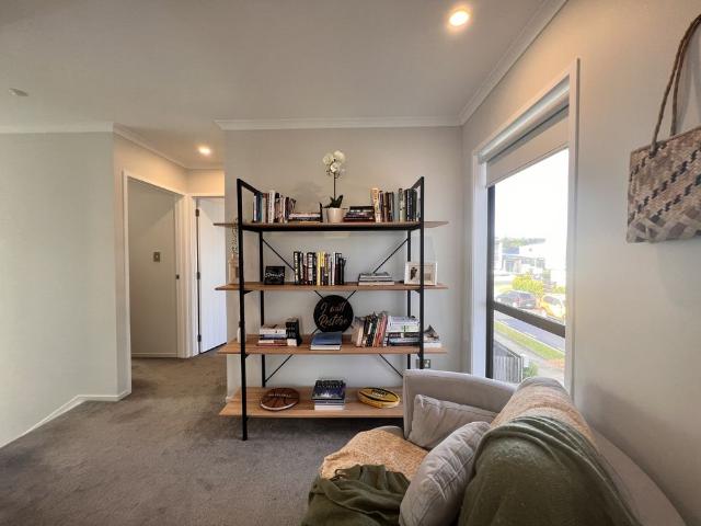 Townhouse for rent in Awhitu