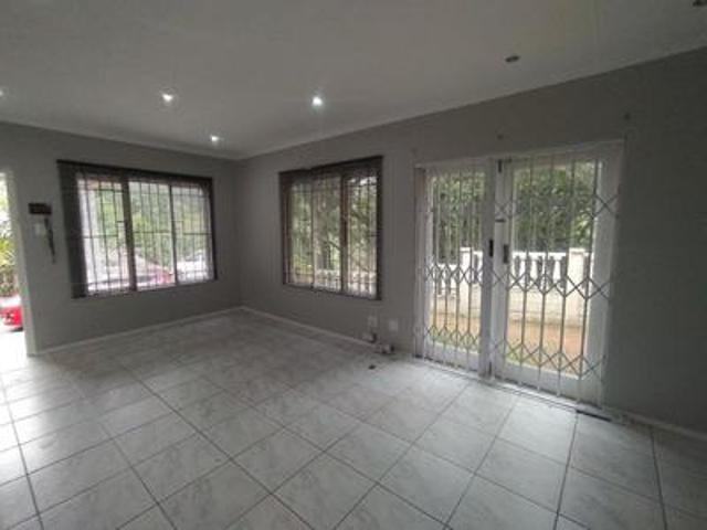 Townhouse for rent in Seaview, Kwazulu-natal