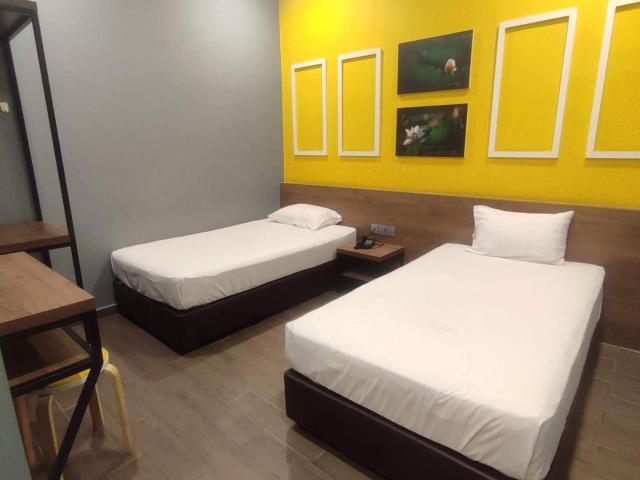 Room for rent in Country Heights Damansara, Kuala Lumpur
