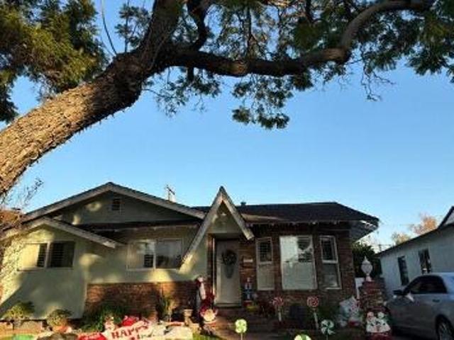 House for sale in Long Beach, California