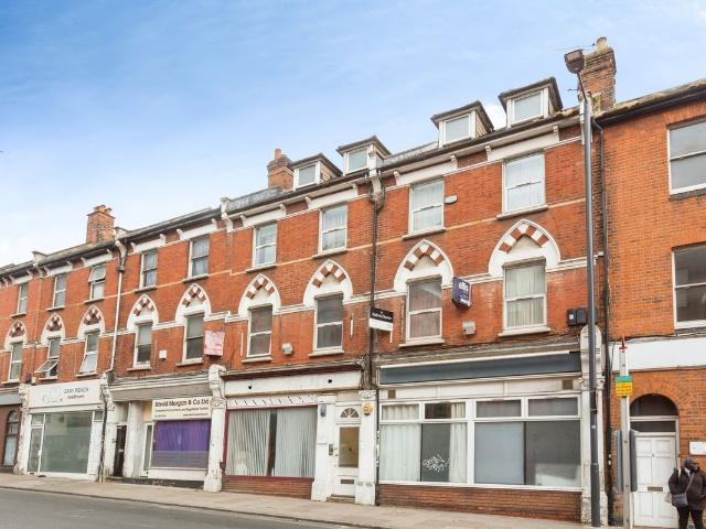 Apartment for rent in Kenton, Greater London