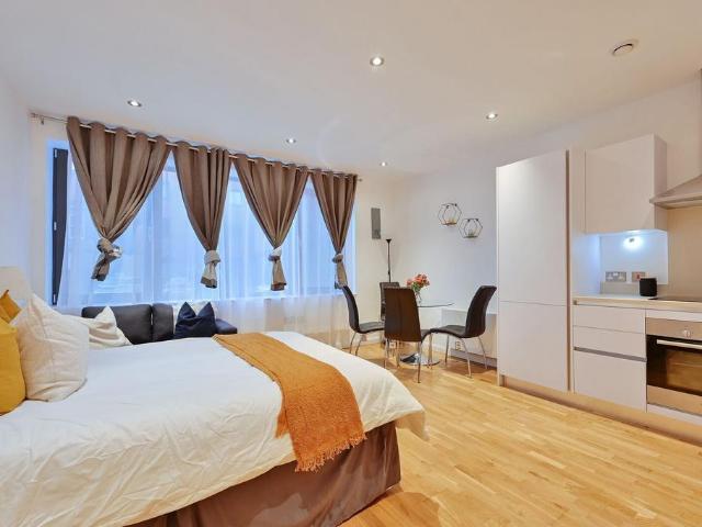 Apartment for rent in Kenton, Greater London