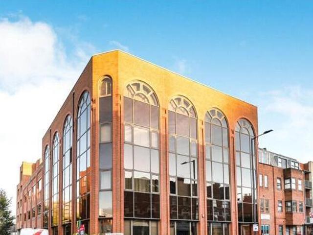 House for sale in Greater London