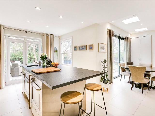 House for rent in London Borough of Hammersmith and Fulham, Greater London