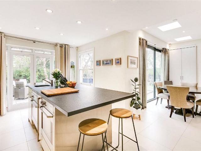House for rent in London Borough of Hammersmith and Fulham, Greater London