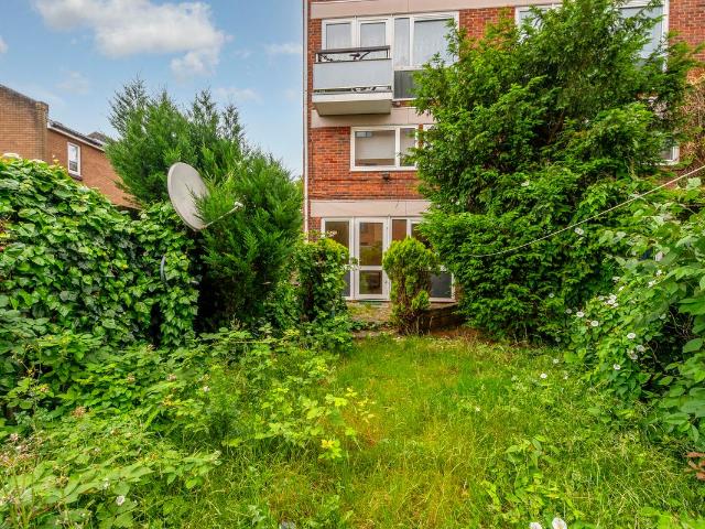 Apartment for rent in Roehampton, Greater London