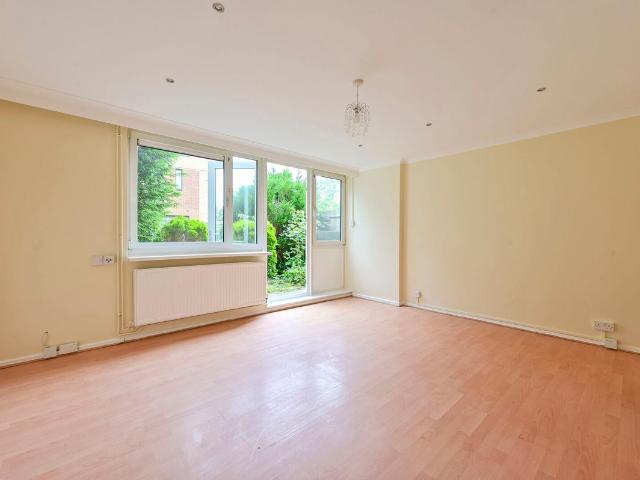 Apartment for rent in Roehampton, Greater London