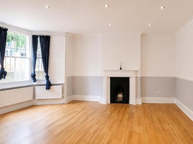 Apartment for rent in Highbury, Greater London
