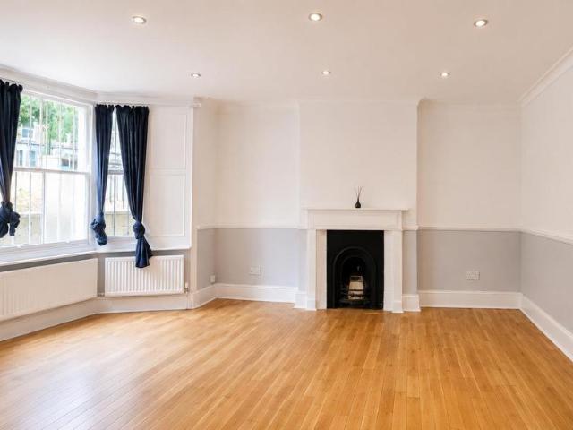 Apartment for rent in Highbury, Greater London