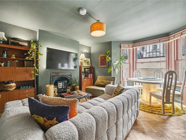 Apartment for rent in Highbury, Greater London