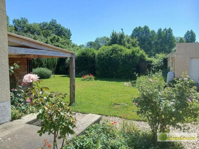 Maison vente à Confolens, Les Gours
