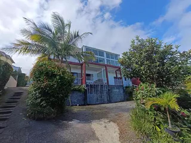 Immeuble vente à Petite-île