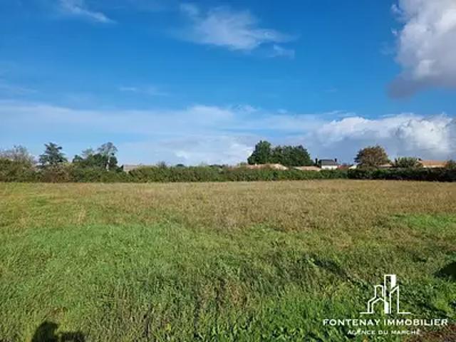Terrain vente à Fontenay-le-Comte, Petosse