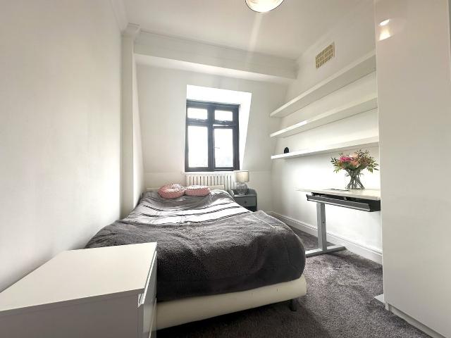 Room for rent in Gidea Park, Greater London