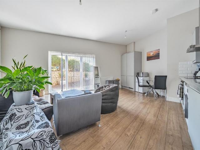 Apartment for rent in Royal Borough of Kingston upon Thames, Greater London