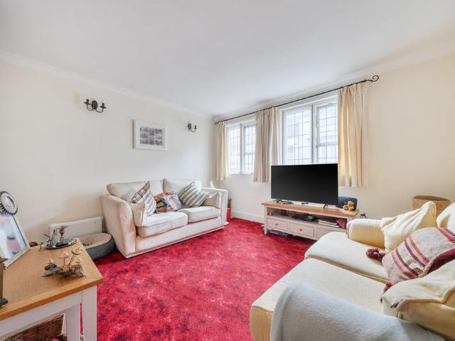 House for rent in Fole, Surrey