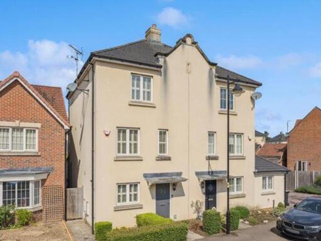 House for sale in Batchworth, Hertfordshire