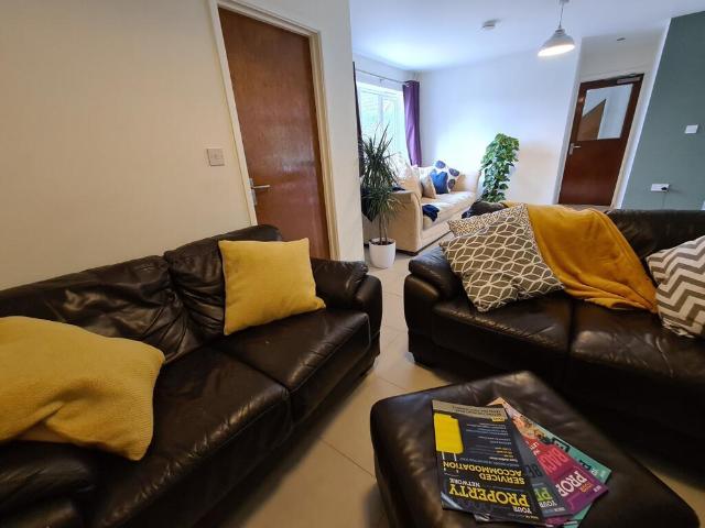 House for rent in Clover Hill, East Bank