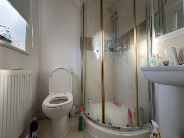Room for rent in Attenborough, East Midlands