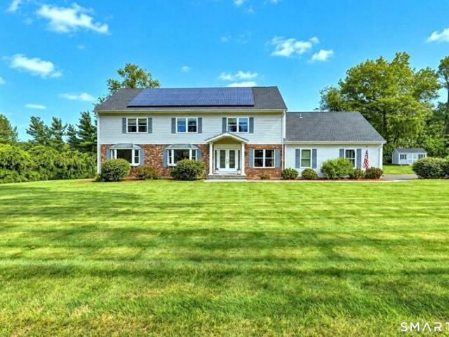 House for sale in North Haven, South Central Connecticut Planning Region