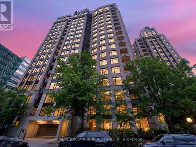 Condo for sale in Somerset, Ottawa