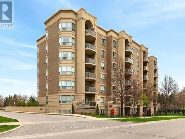 Condo for sale in Burlington, Ontario